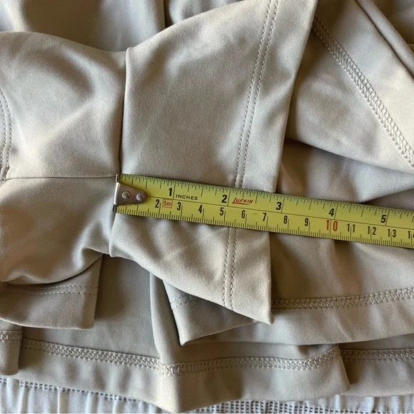 MWL Flex Wrap Skort in Wet Sand Tan Medium Like New - Picture 8 of 9